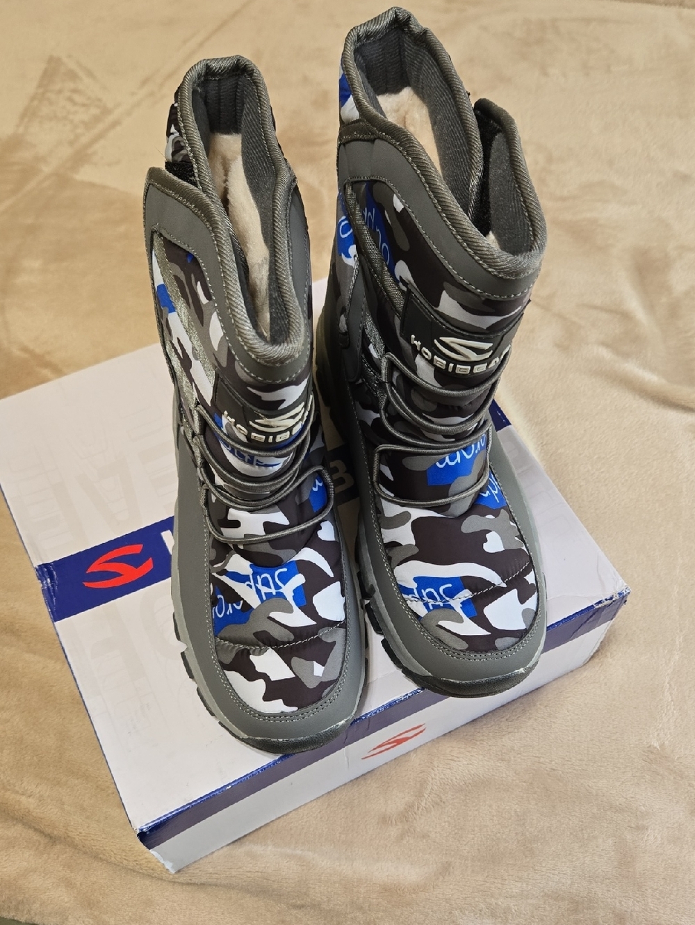 Hobibear Kids Grey Camo Snow Boots with Blue Accents Big Kids 4.5
